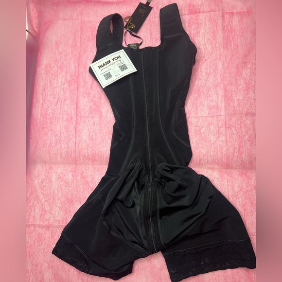 Sol and Beauty Hourglass Collection, brand new. - Picture 6 of 9